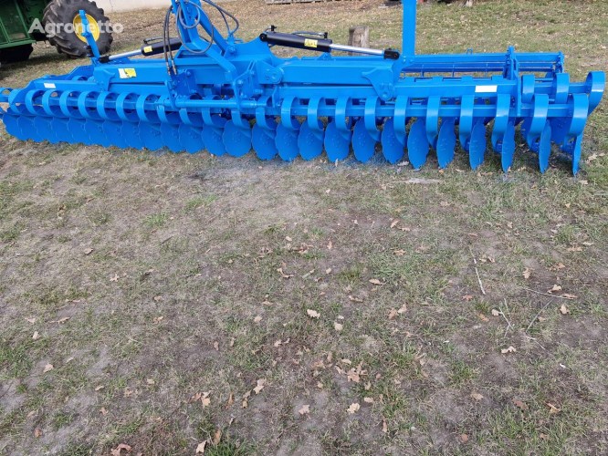 Колісний трактор New Holland T 8040