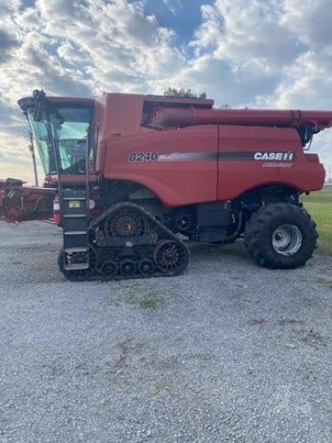 Зернозбиральний комбайн Case IH 8240